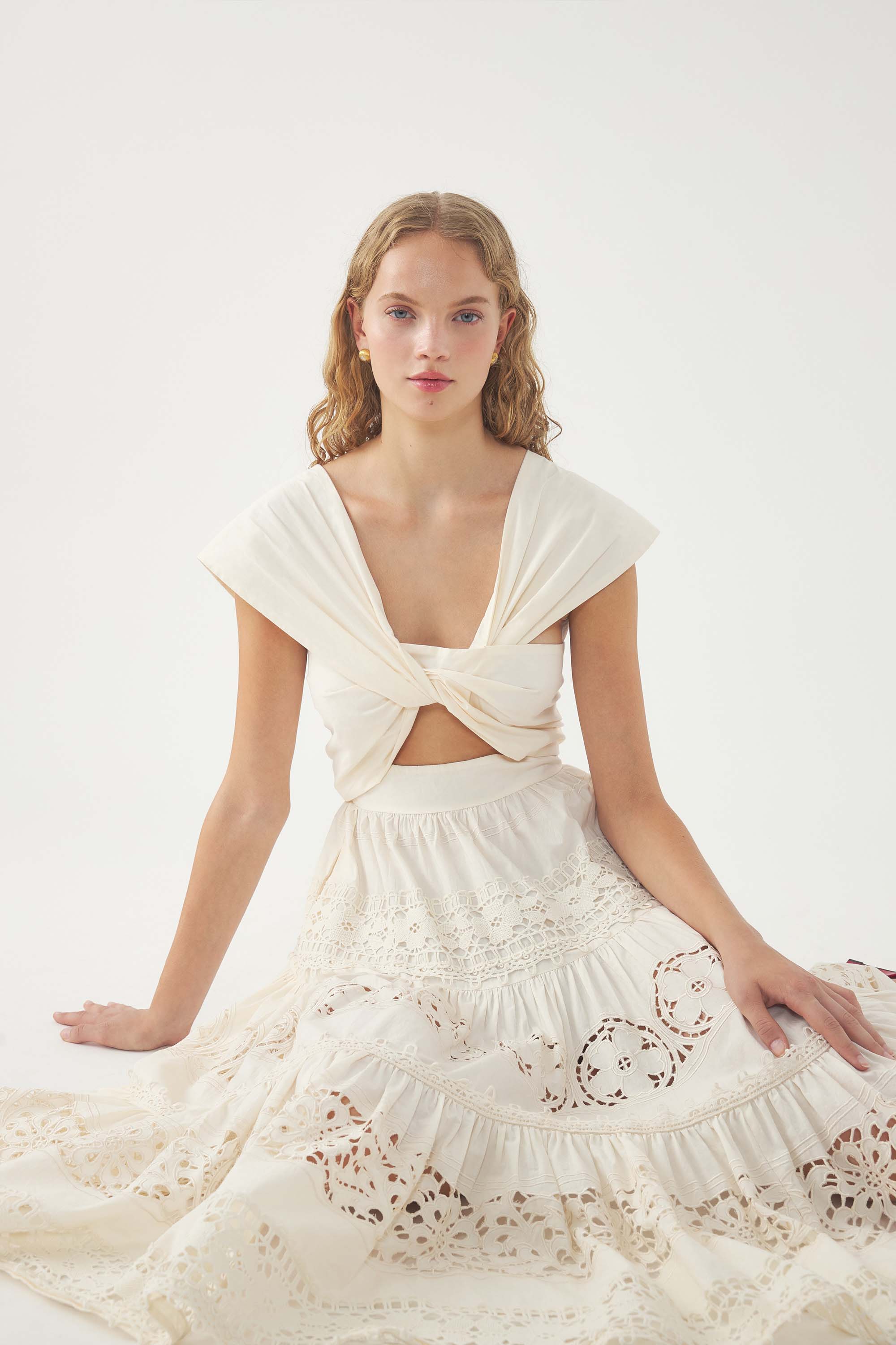 Besticktes Cut-out-Kleid Mila
