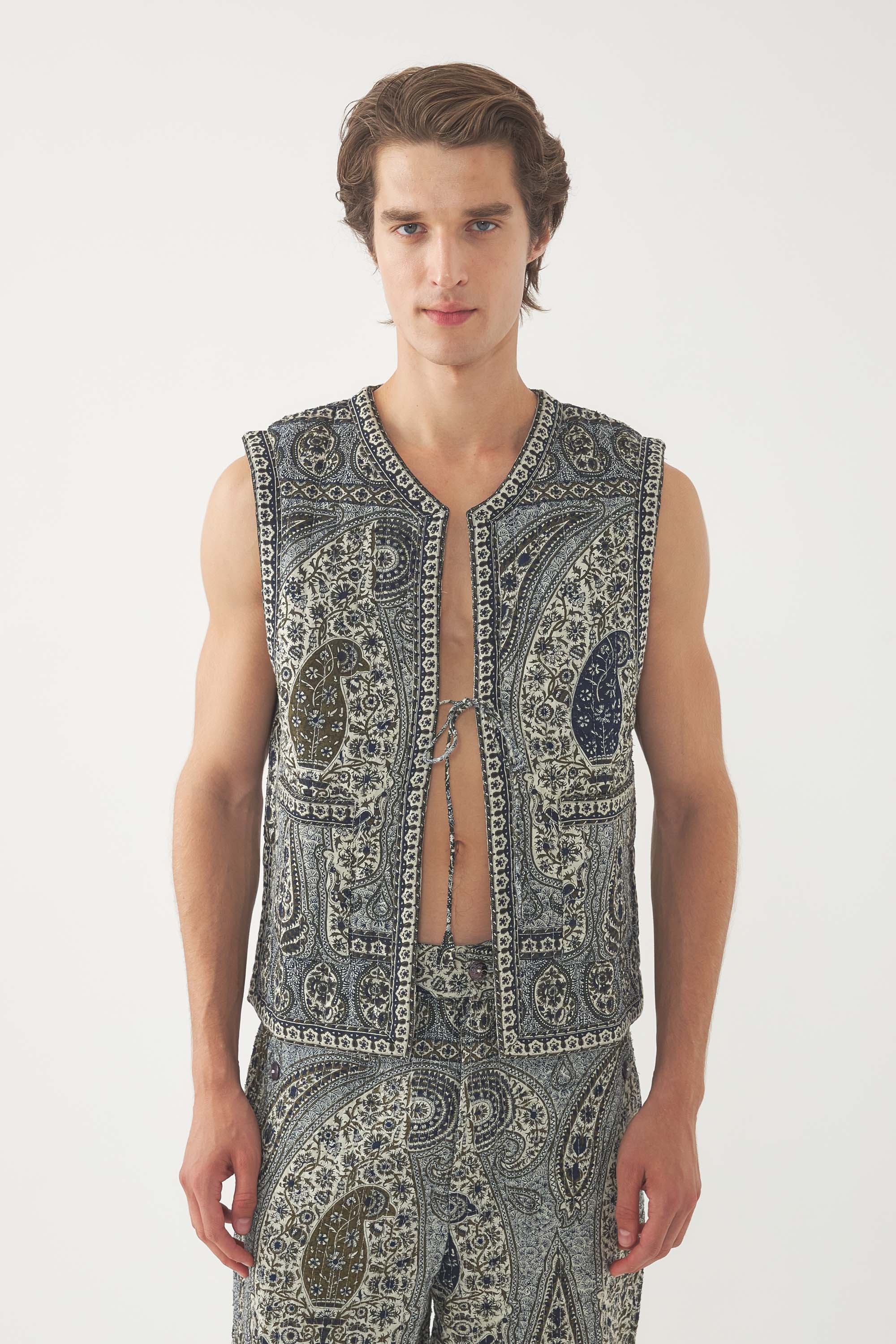 Vest Taya