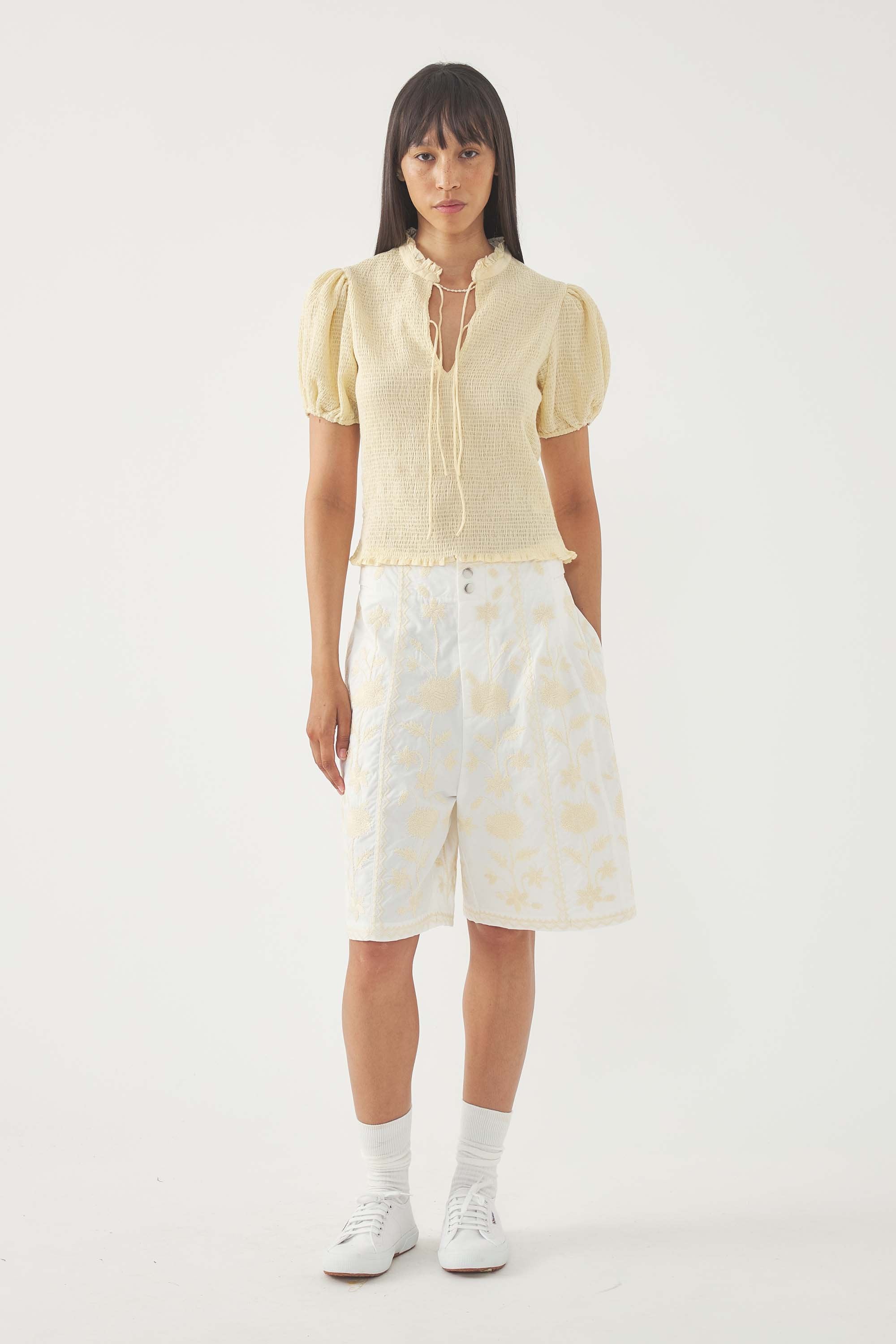 Pantalón corto bordado Winna