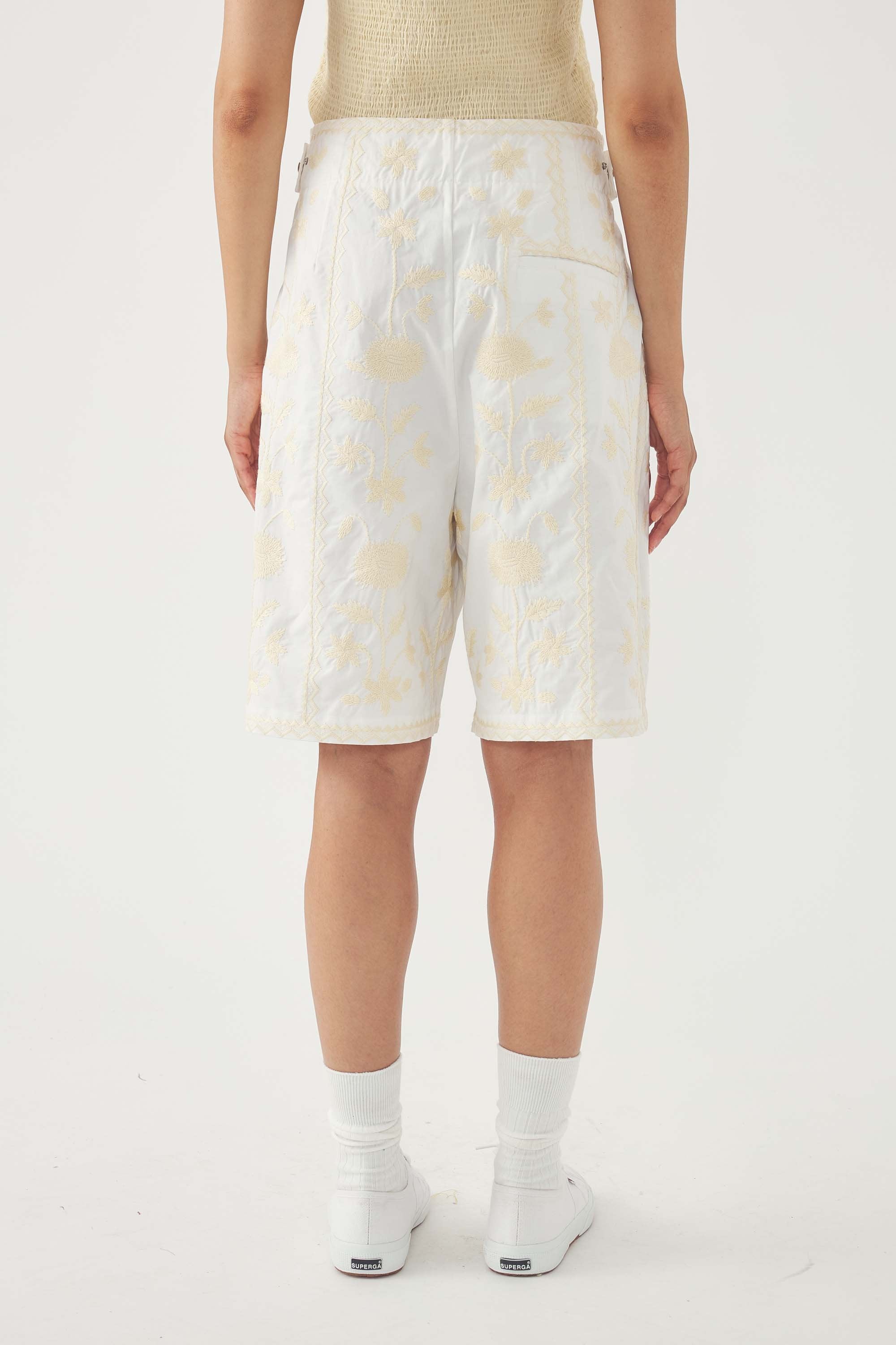 Pantalón corto bordado Winna
