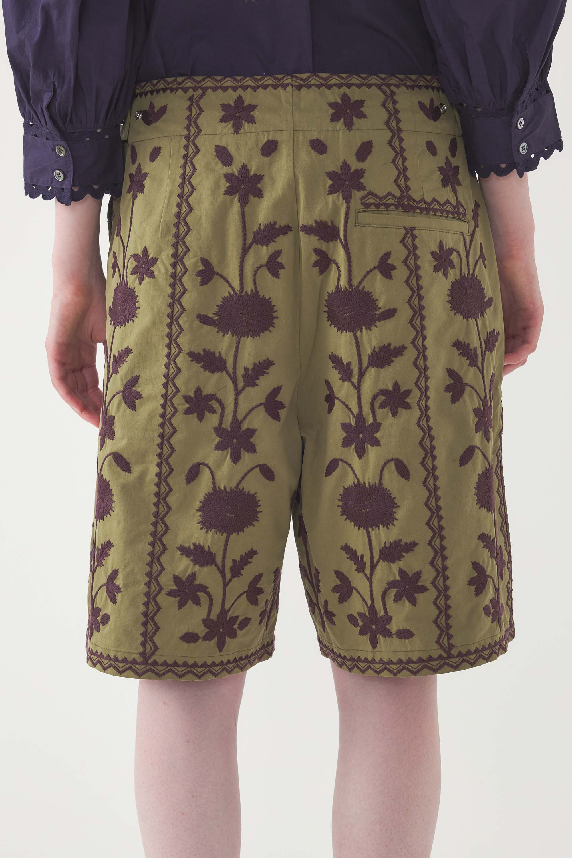 Pantalón corto bordado Winna