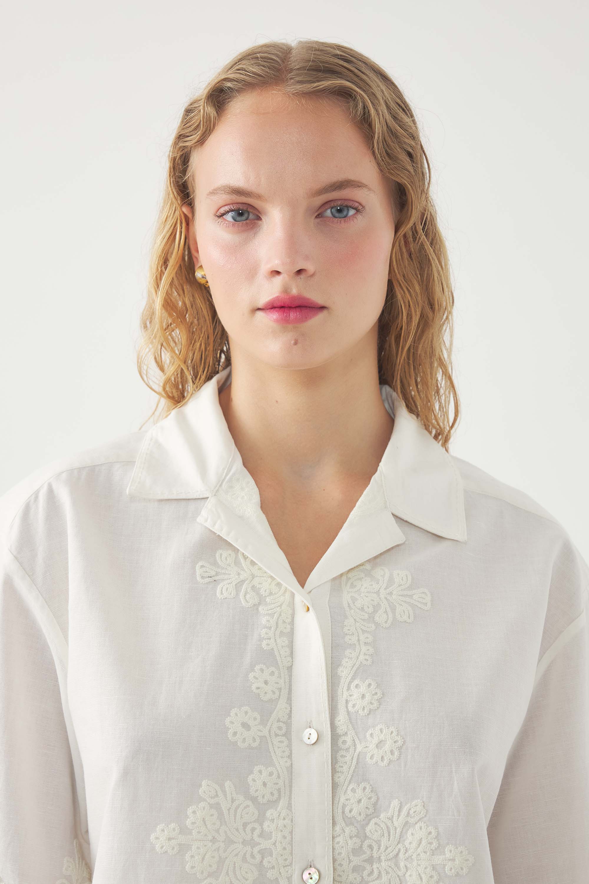 Chemise brodée Adonis