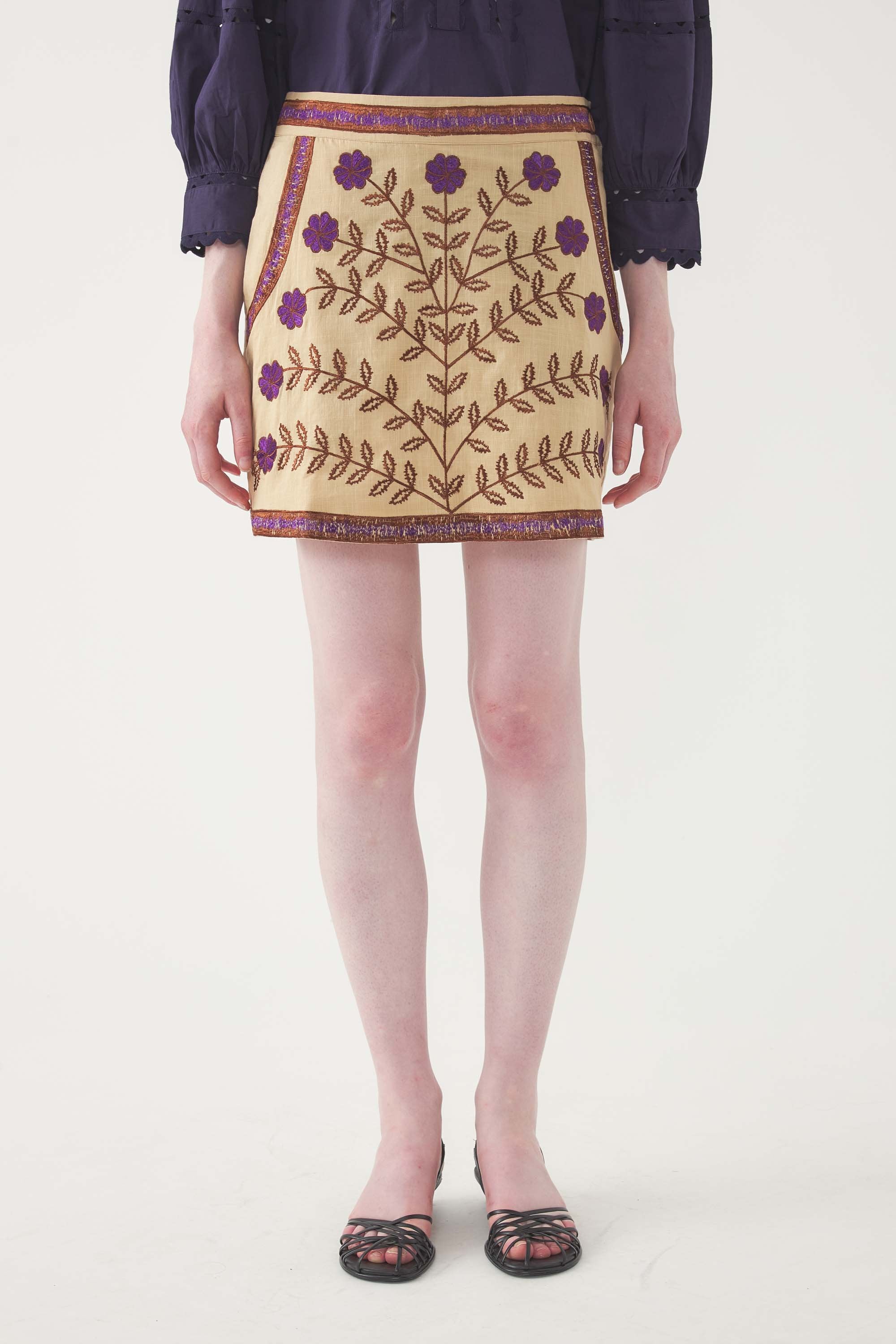 Embroidered Skirt Ary