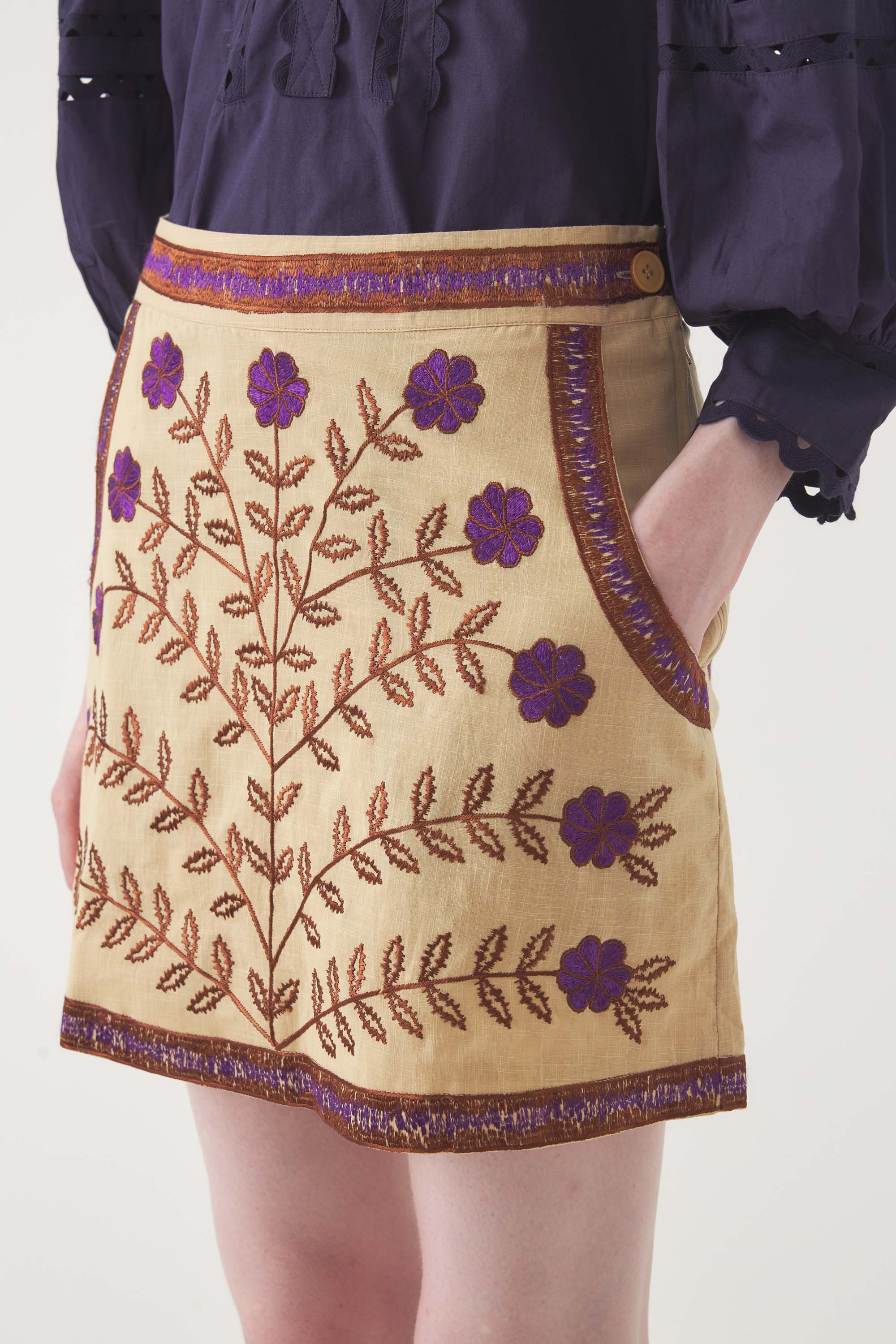 Embroidered Skirt Ary