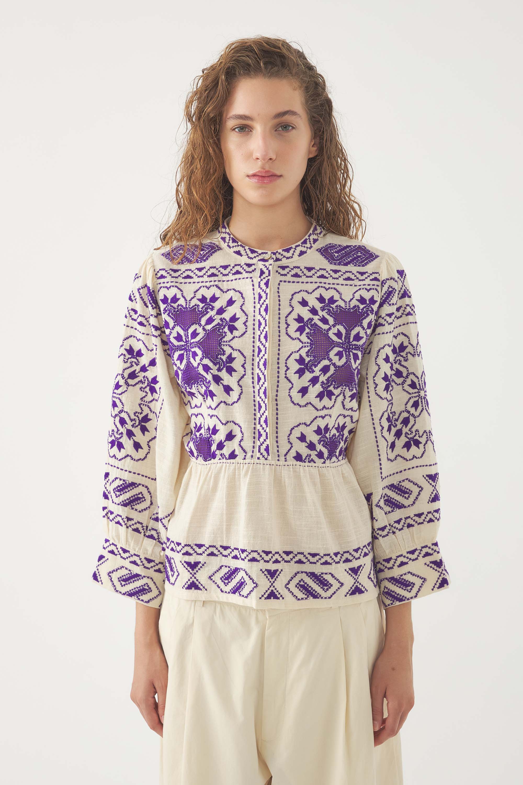 Bestickte Bluse Milos