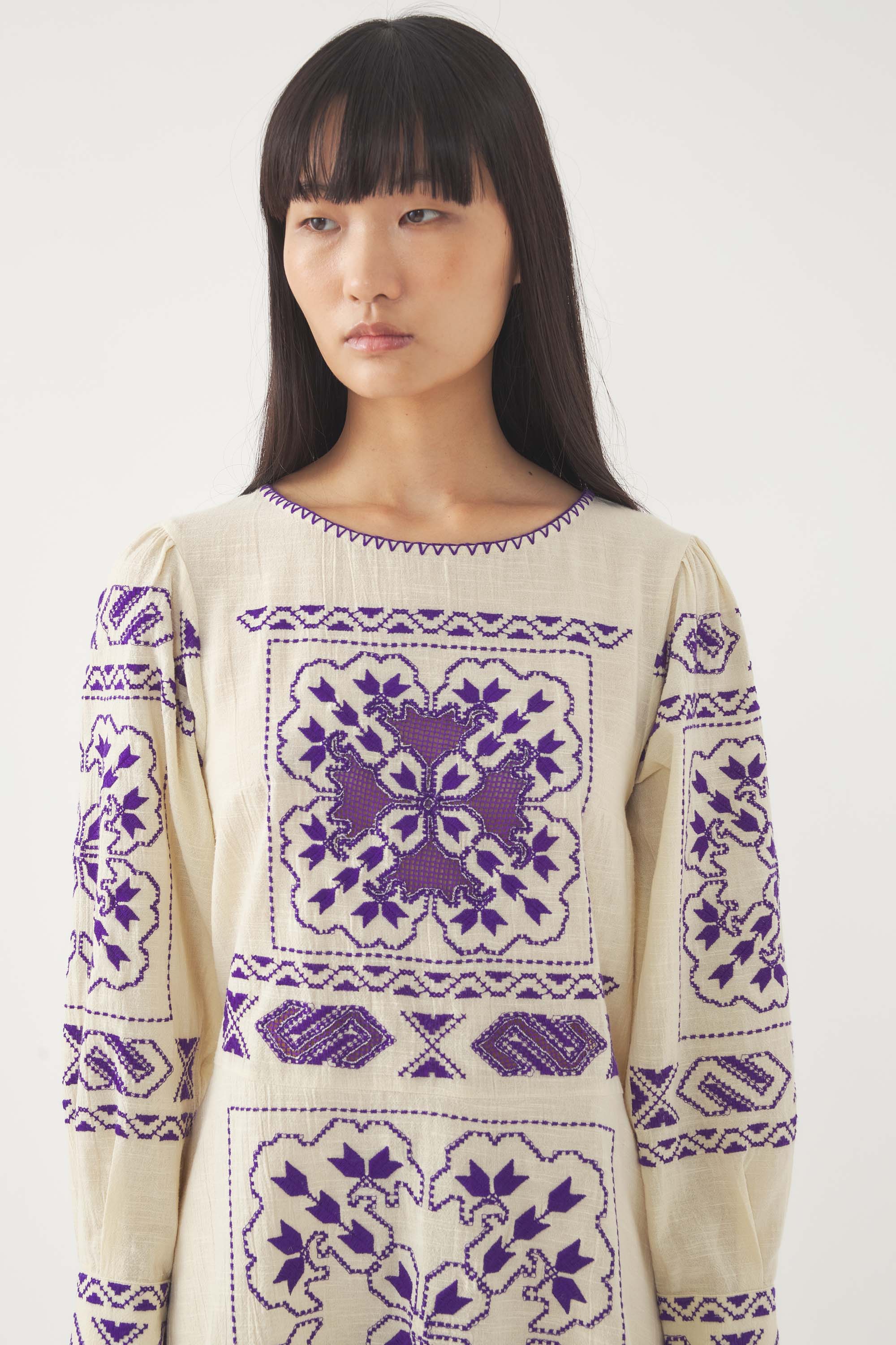 Langes besticktes Kleid Milos