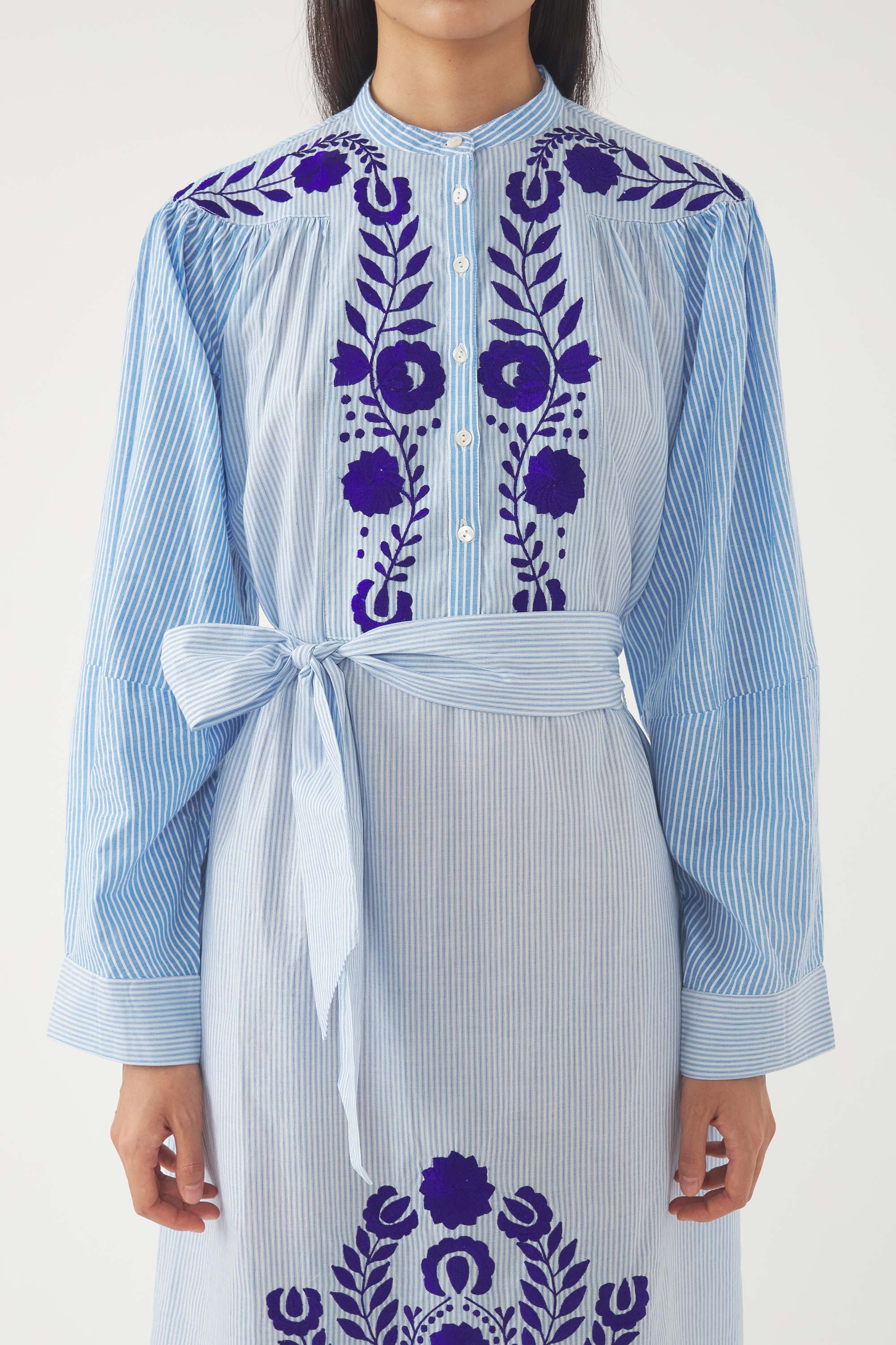 Langes besticktes Kleid Tamir