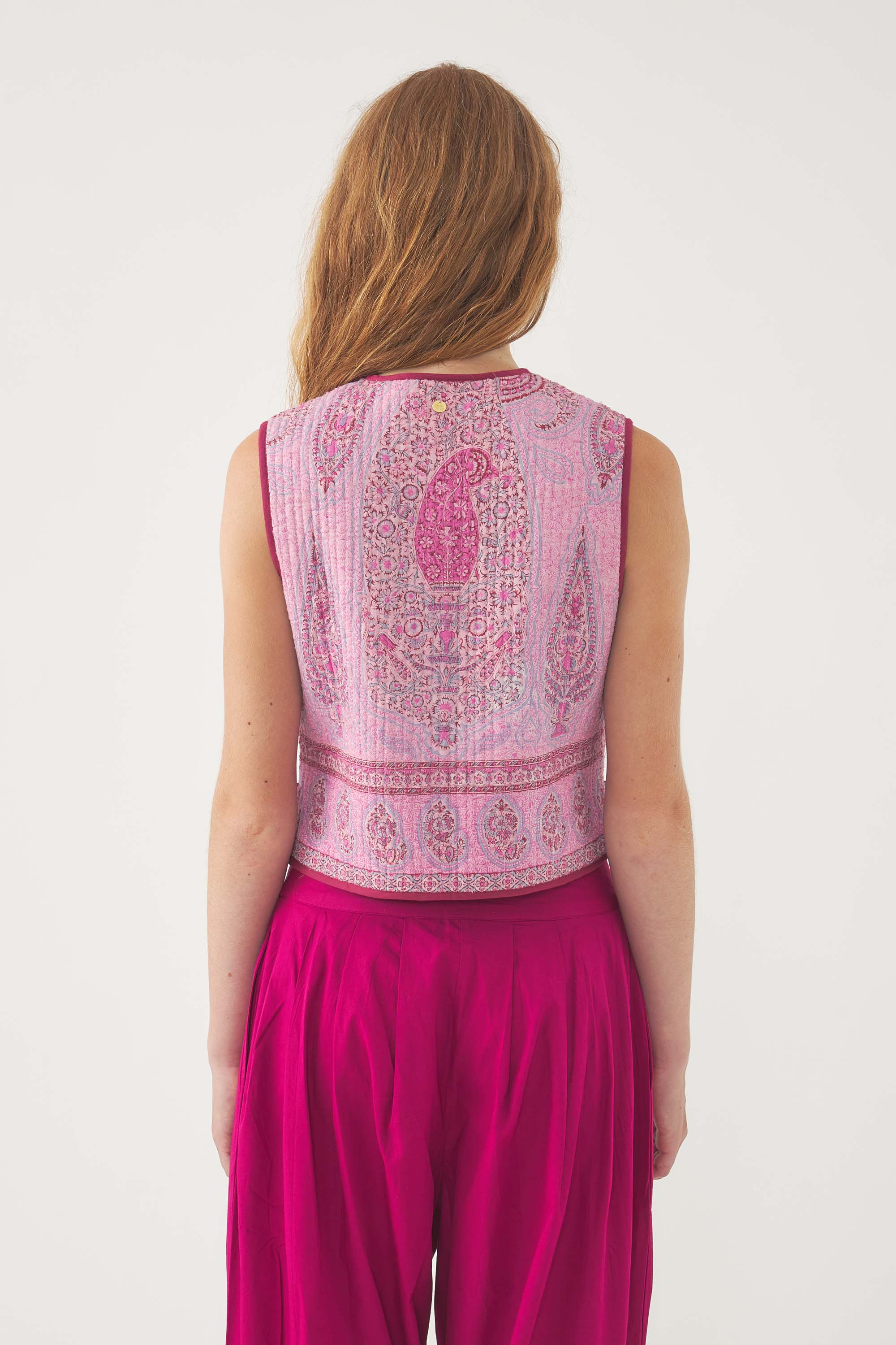 Vest Taya