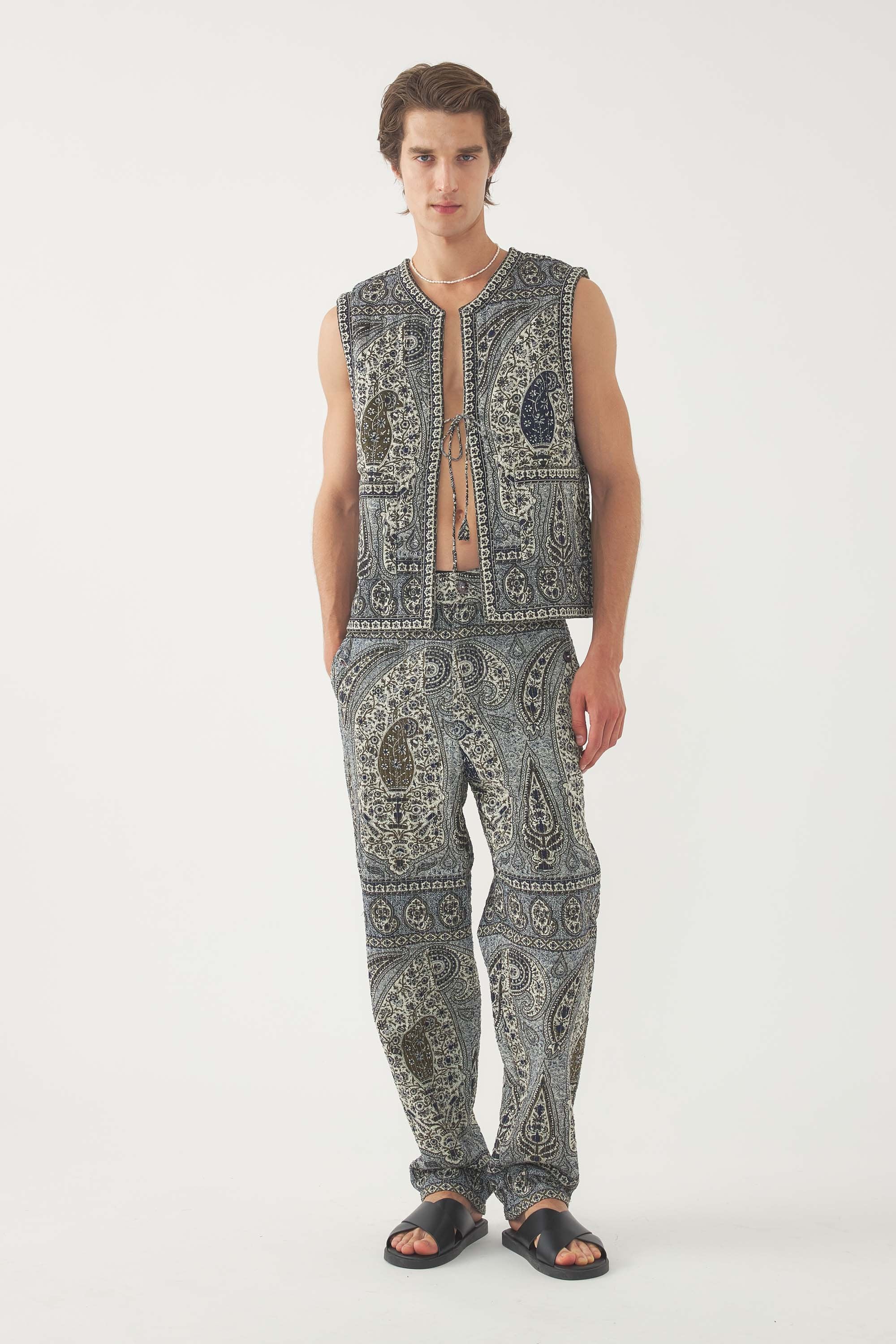 Vest Taya