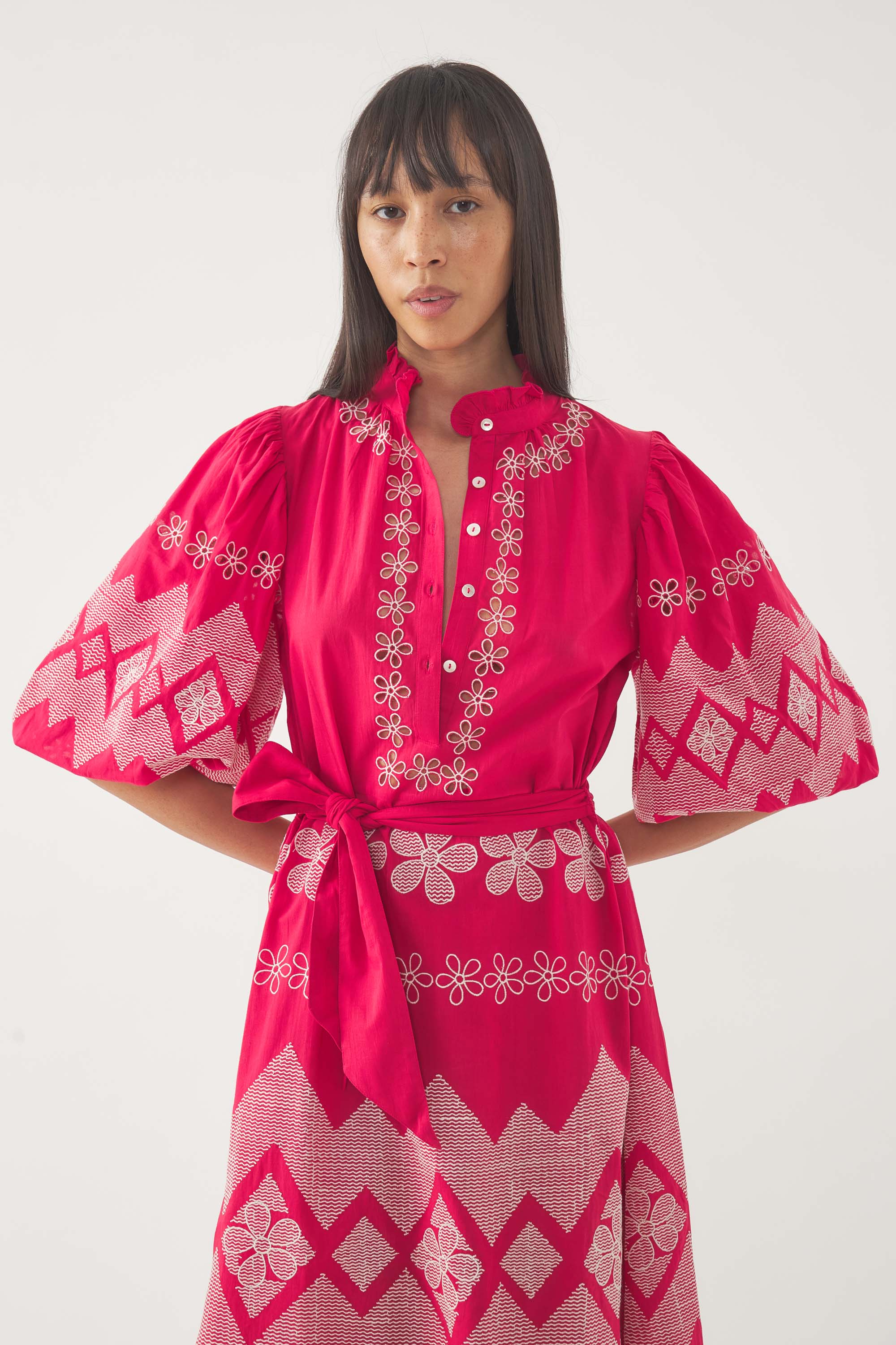Langes besticktes Kleid Tolede
