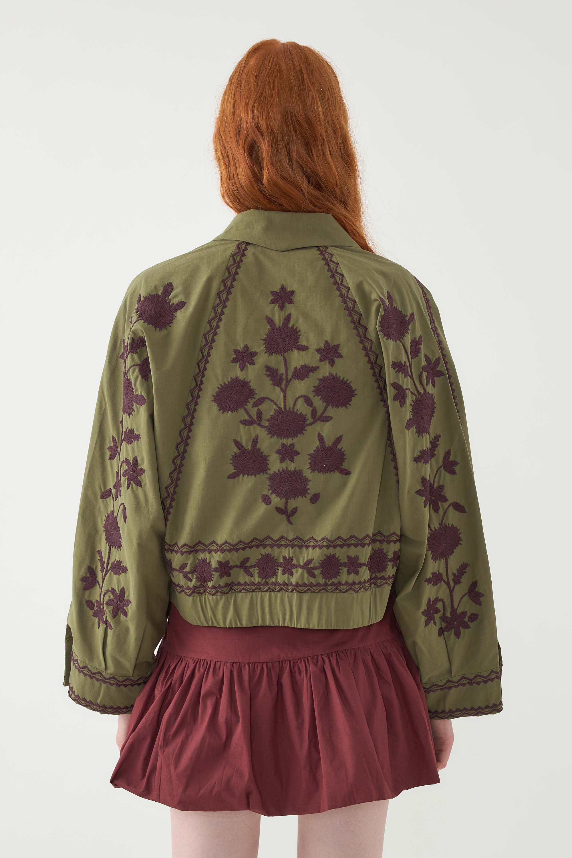 Chaqueta bomber bordada Winna